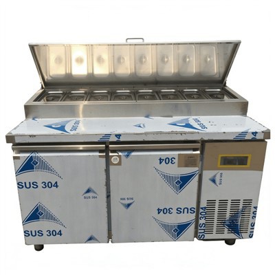 Kaubanduslik tööpinna külmik